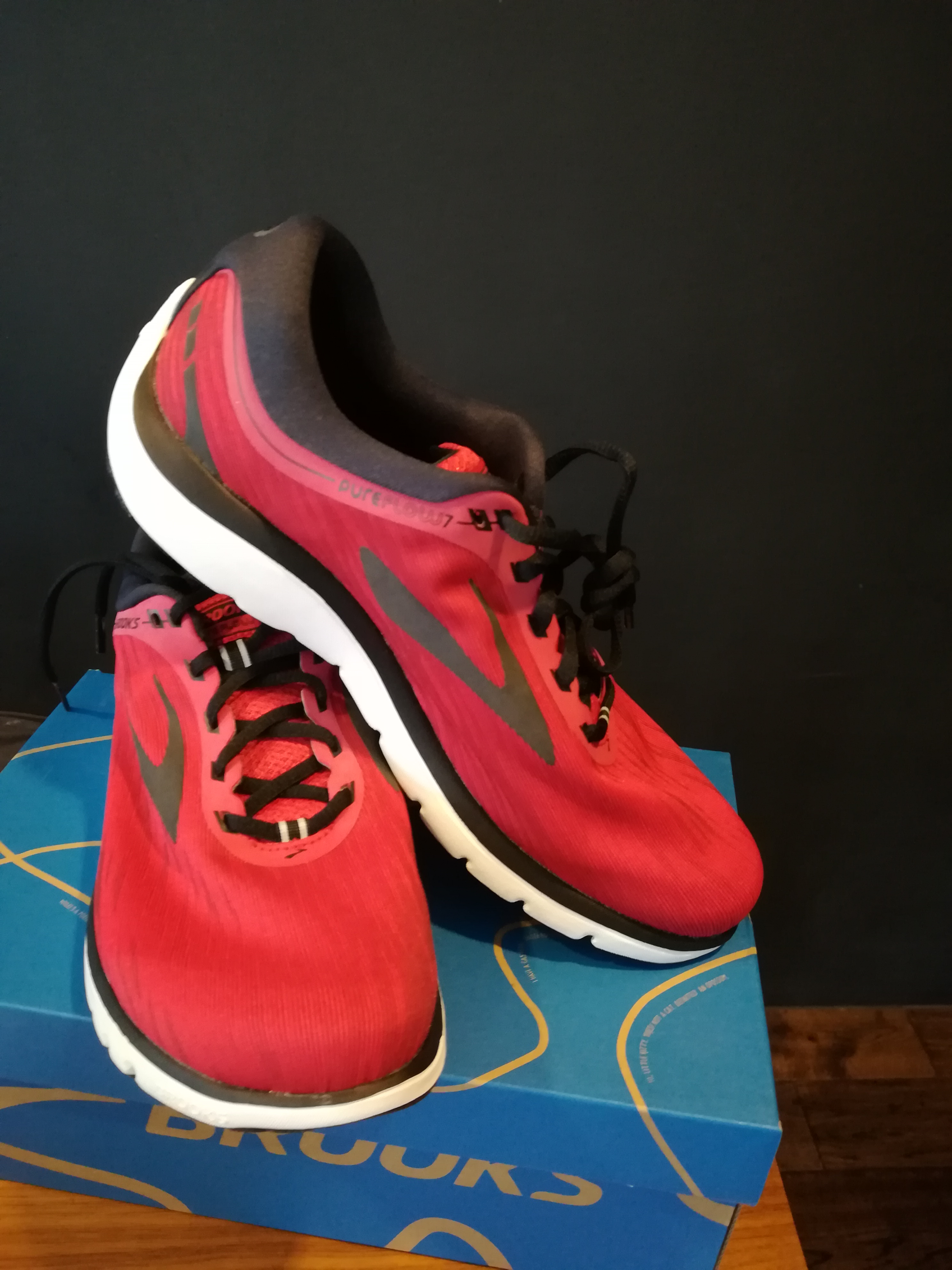 brooks Flow7 ランニングシューズ